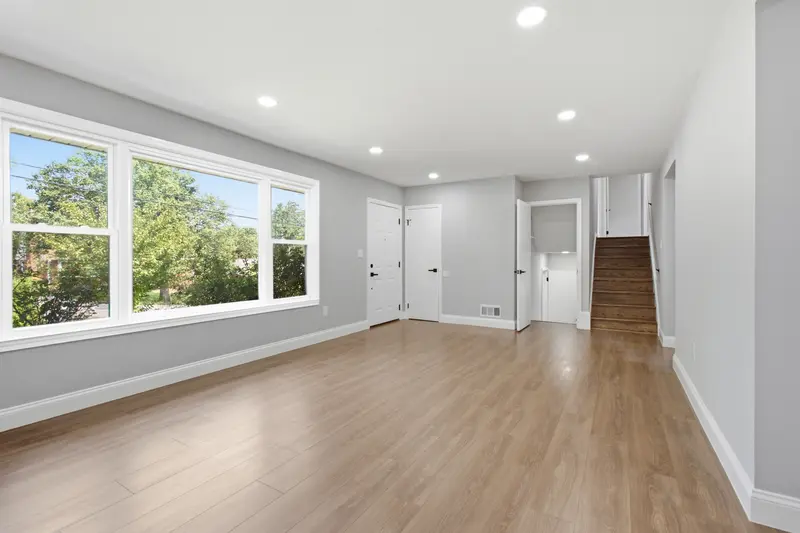 Split-level in New Carrollton, MD: real estate photo 4 of 14
