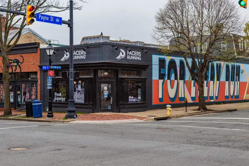 Retail store (commercial) in Old Town Alexandria, VA: real estate photo 4 of 14