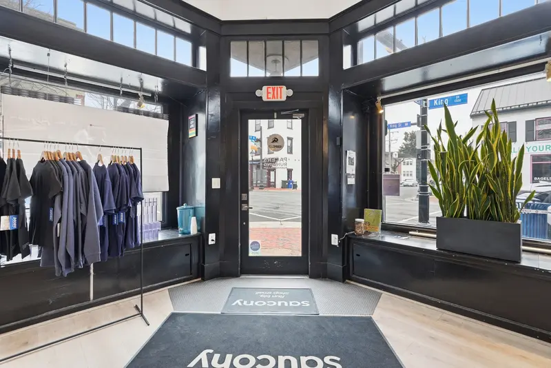 Retail store (commercial) in Old Town Alexandria, VA: real estate photo 5 of 14