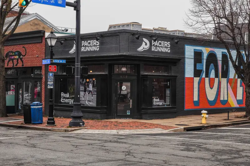 Retail store (commercial) in Old Town Alexandria, VA: real estate photo 6 of 14