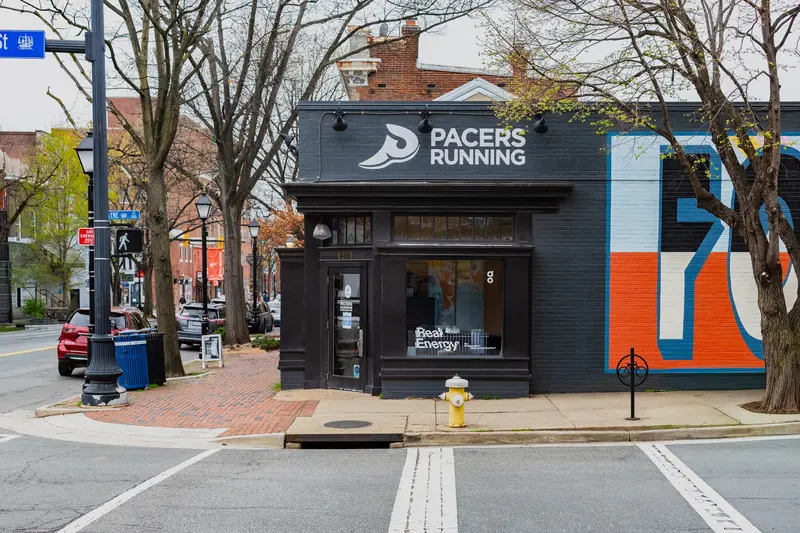 Retail store (commercial) in Old Town Alexandria, VA: real estate photo 8 of 14