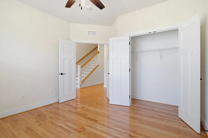 Craftsman in Severn, MD: real estate photo 8 of 14