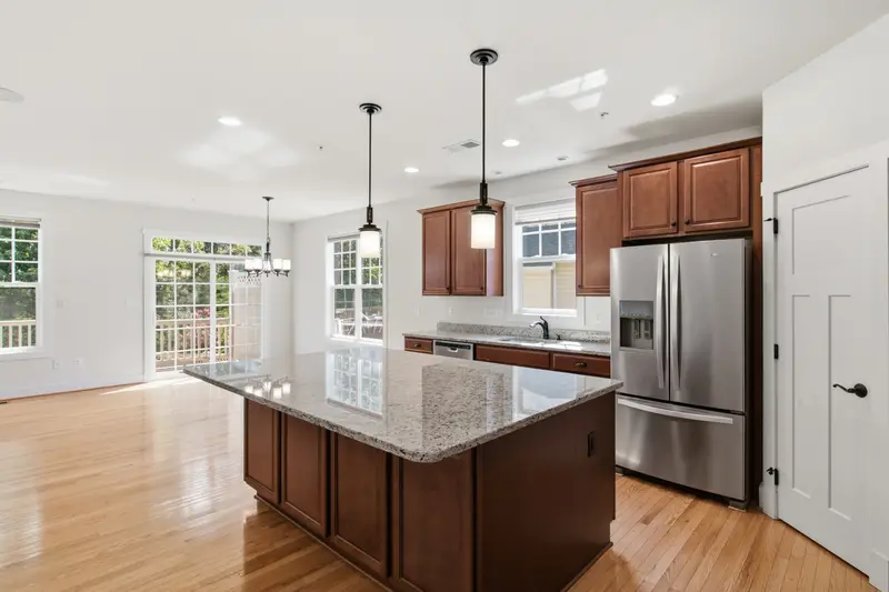 Craftsman in Severn, MD: real estate photo 11 of 14