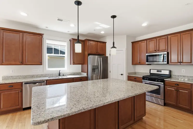 Craftsman in Severn, MD: real estate photo 12 of 14