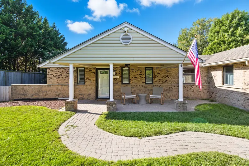 Brick rambler in Silver Spring, MD: real estate photo 3 of 14