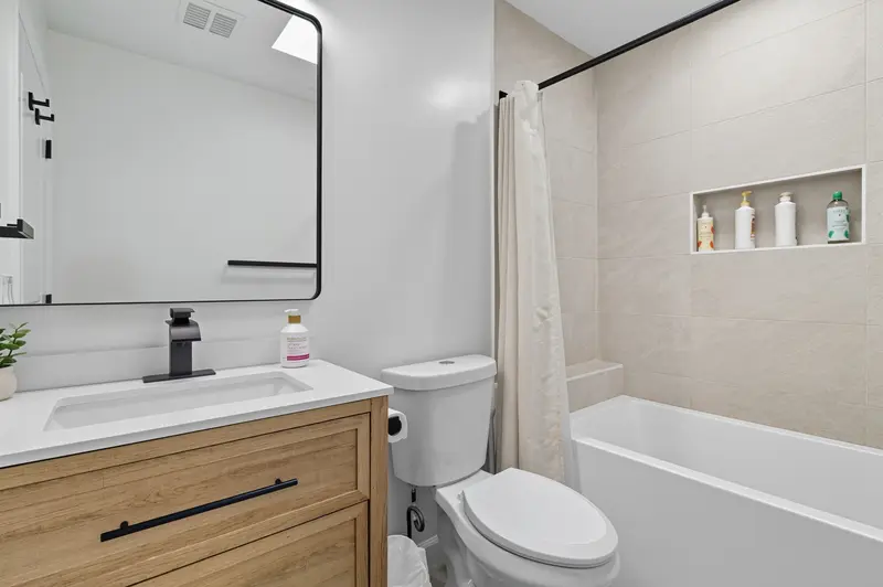 Brick rambler in Silver Spring, MD: real estate photo 12 of 14