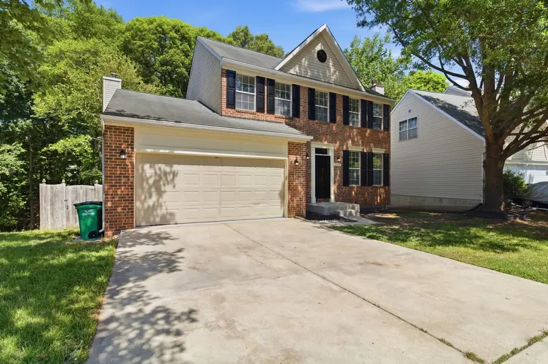 Colonial in Springdale, MD: real estate photo 4 of 14