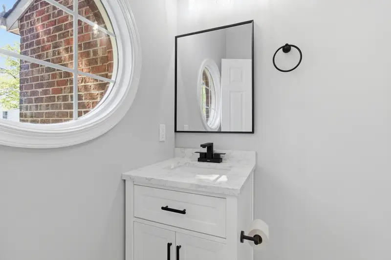 Colonial in Springdale, MD: real estate photo 10 of 14