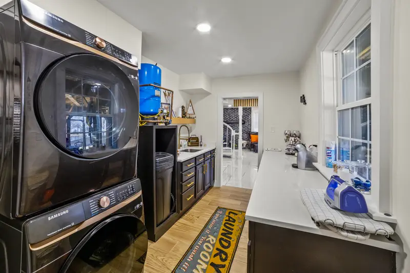 A-frame short-term rental in Stafford, VA: real estate photo 1 of 14