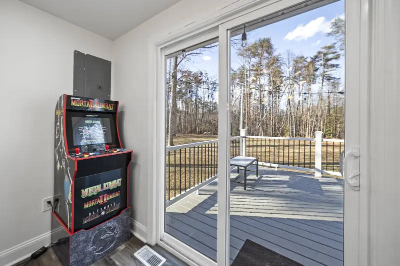 Rambler with hot tub deck in Stafford, VA: real estate photo 8 of 14