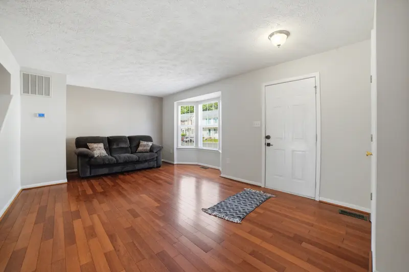 Townhome in Stafford, VA: real estate photo 3 of 14