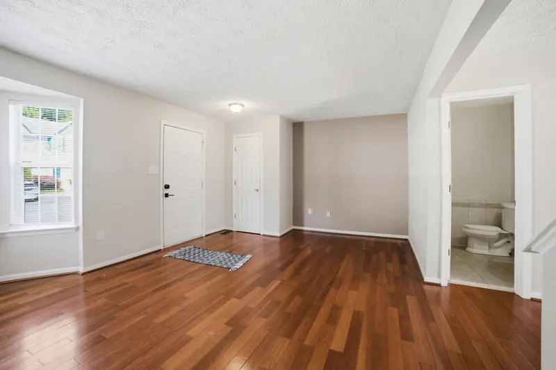Townhome in Stafford, VA: real estate photo 5 of 14