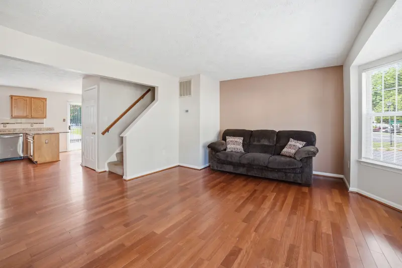 Townhome in Stafford, VA: real estate photo 6 of 14