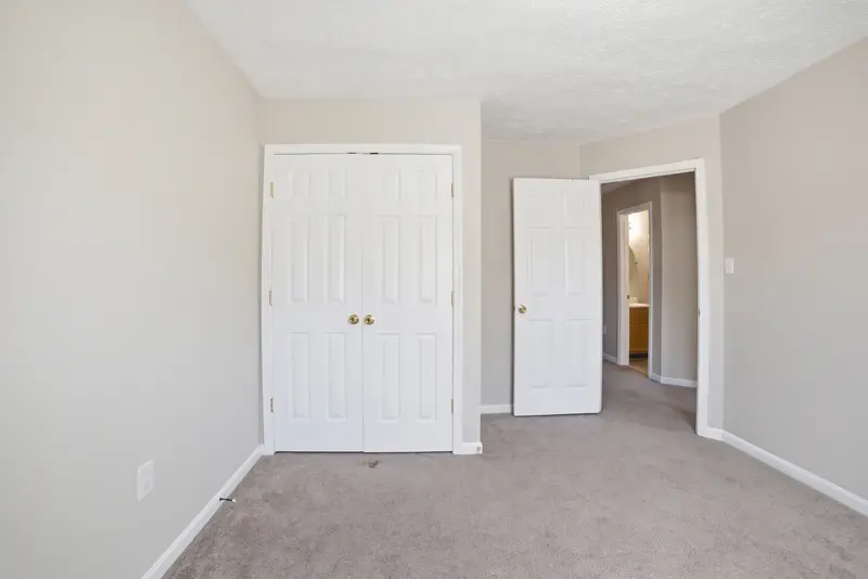 Townhome in Stafford, VA: real estate photo 12 of 14