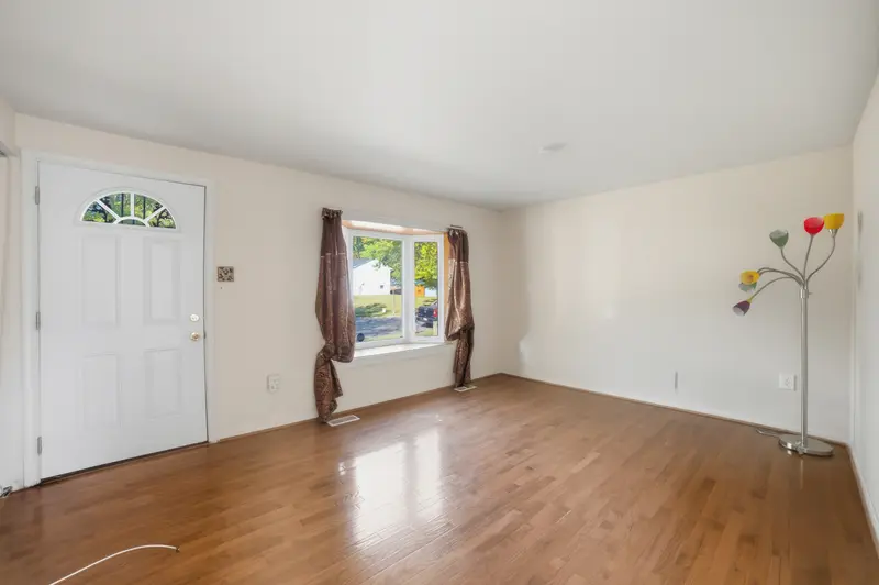 Rambler in Upper Marlboro, MD: real estate photo 3 of 14