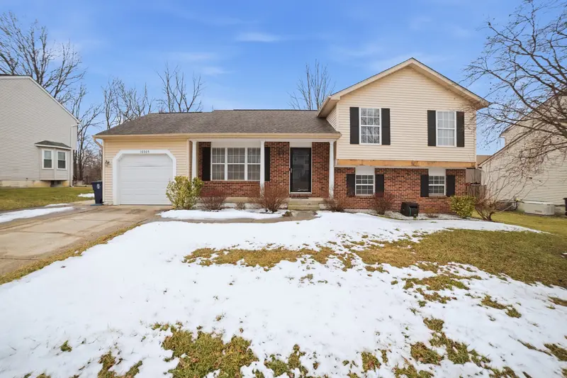 Split-level in Upper Marlboro, MD: real estate photo 2 of 14