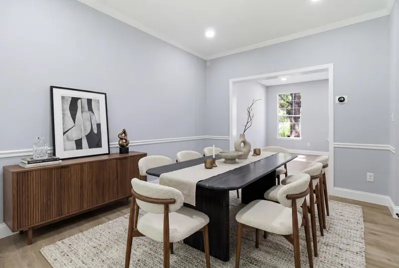 Virtually staged dining room