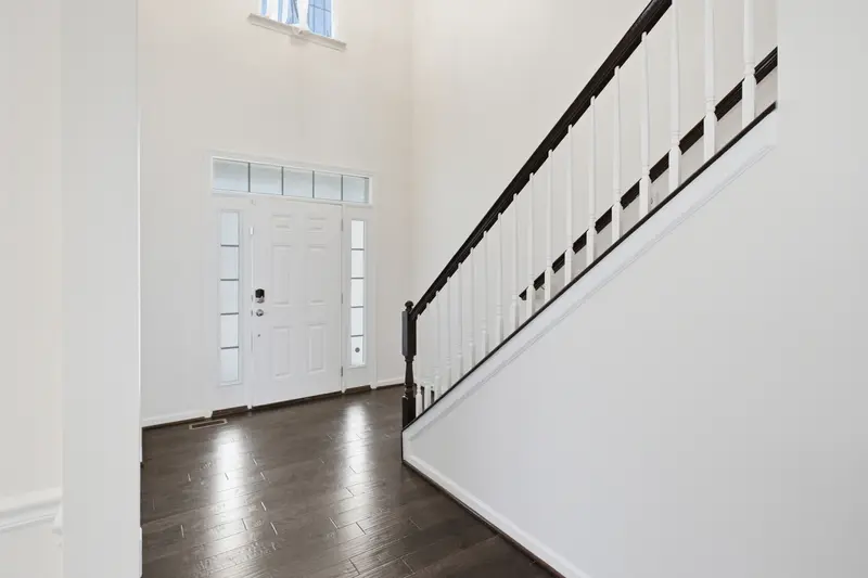 Colonial in Waldorf, MD: real estate photo 3 of 14