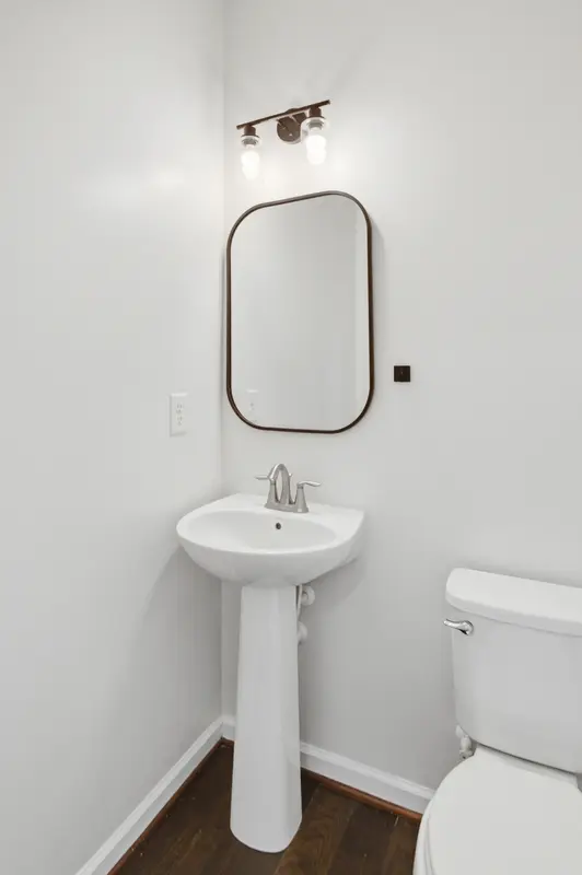 Colonial in Waldorf, MD: real estate photo 6 of 14