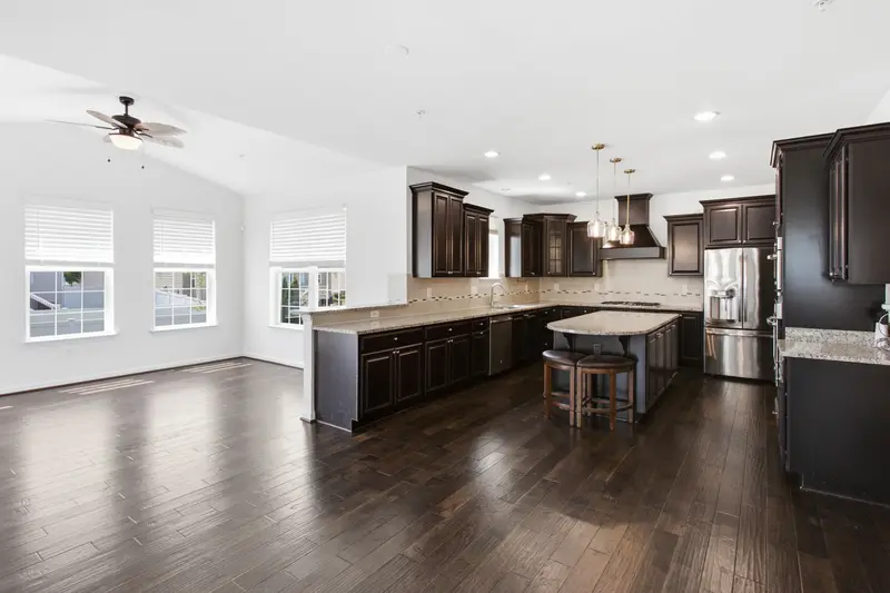 Colonial in Waldorf, MD: real estate photo 10 of 14