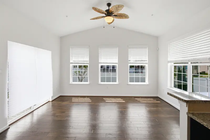 Colonial in Waldorf, MD: real estate photo 11 of 14