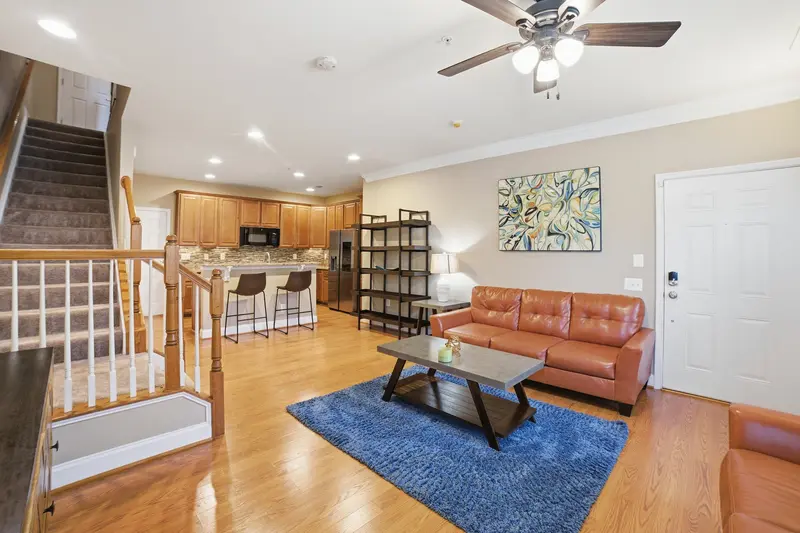 Brick townhome (Leesylvania) in Woodbridge, VA: real estate photo 4 of 14