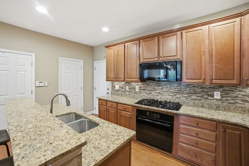 Brick townhome (Leesylvania) in Woodbridge, VA: real estate photo 12 of 14