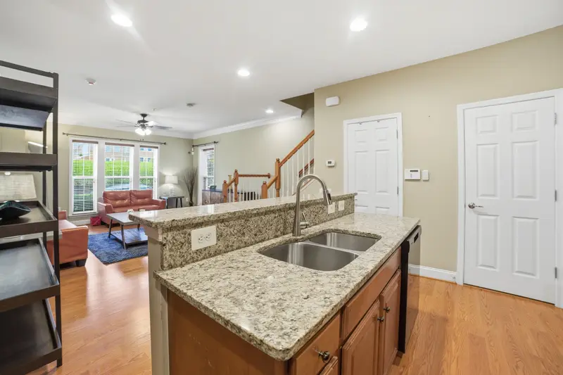 Brick townhome (Leesylvania) in Woodbridge, VA: real estate photo 14 of 14