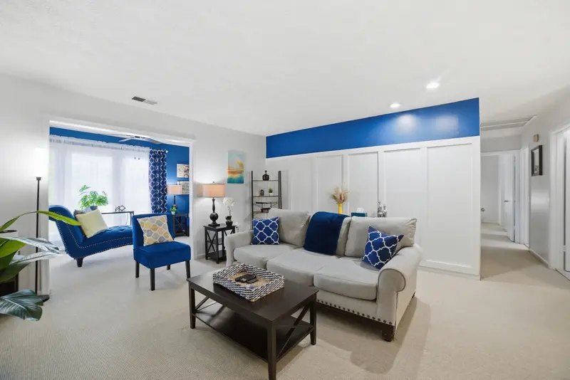 Condo in Woodbridge, VA: real estate photo 8 of 14