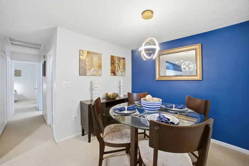 Condo in Woodbridge, VA: real estate photo 11 of 14