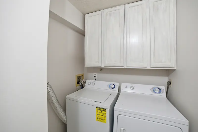 Condo in Woodbridge, VA: real estate photo 13 of 14